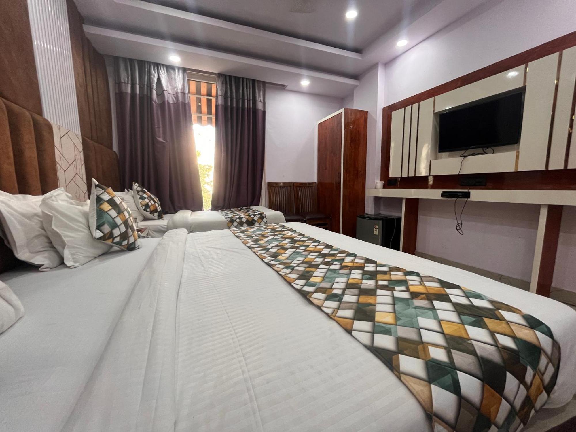 Hotel Embassy Near Rk Ashram Metro Új-Delhi Kültér fotó