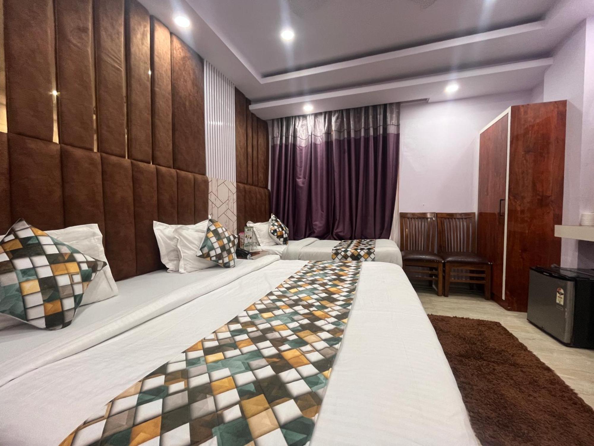 Hotel Embassy Near Rk Ashram Metro Új-Delhi Kültér fotó