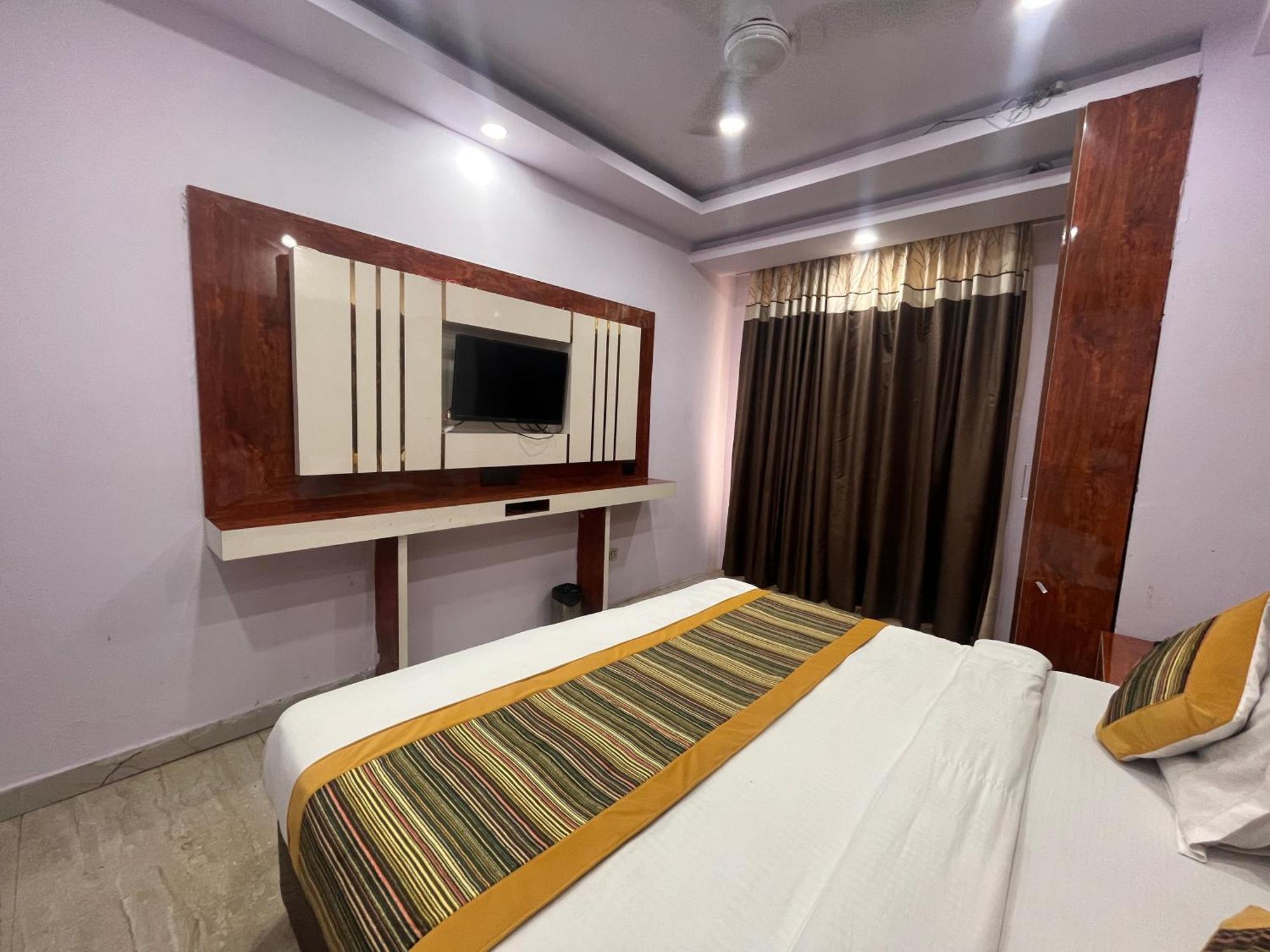 Hotel Embassy Near Rk Ashram Metro Új-Delhi Kültér fotó