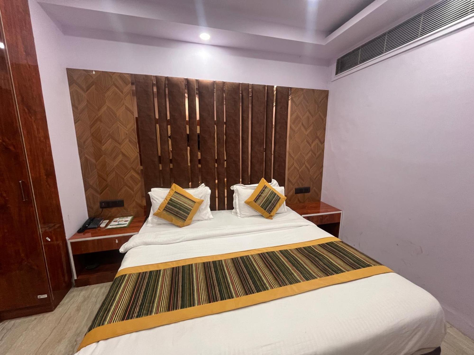 Hotel Embassy Near Rk Ashram Metro Új-Delhi Kültér fotó